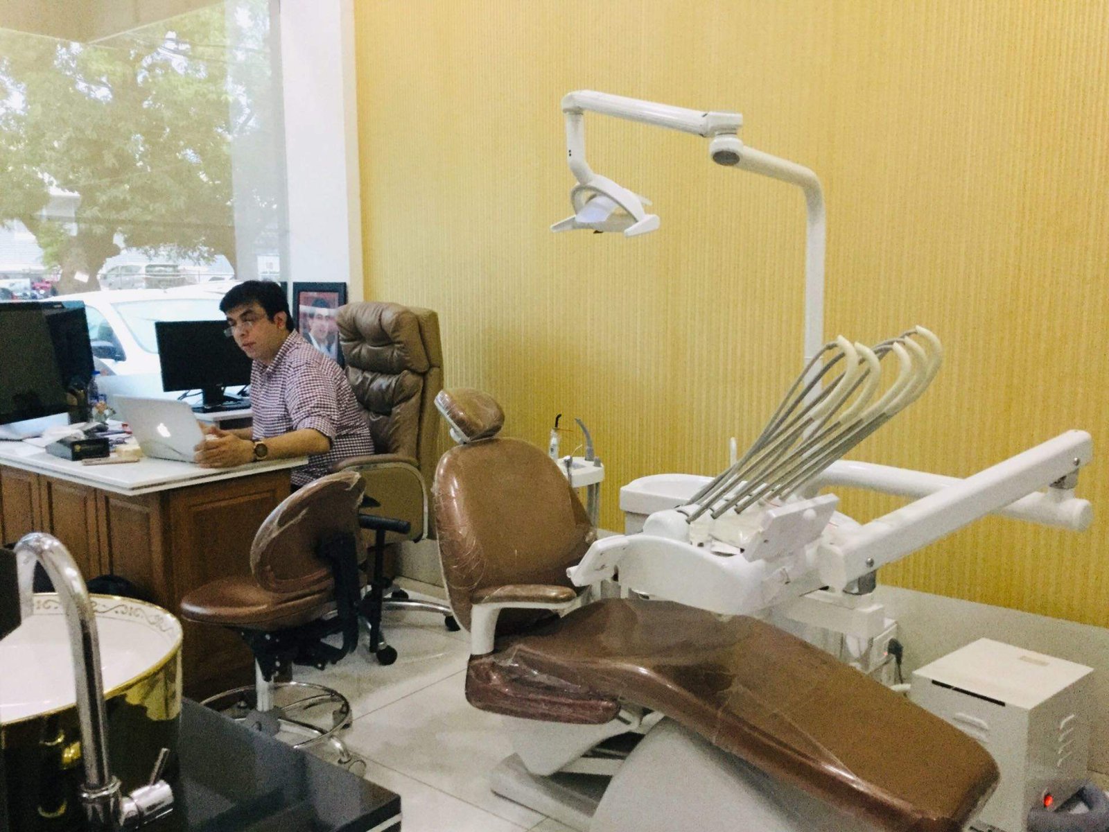 dr-sagirs-dentistry-ayyanthole-thrissur-dentists-0v6uvzwezm