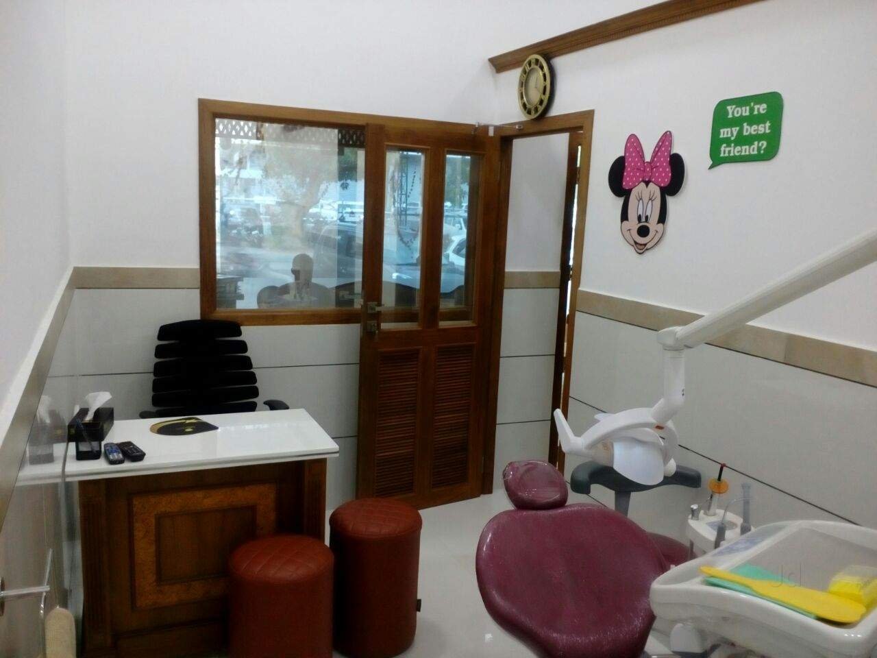 dr-sagirs-dentistry-ayyanthole-thrissur-dentists-4poe3